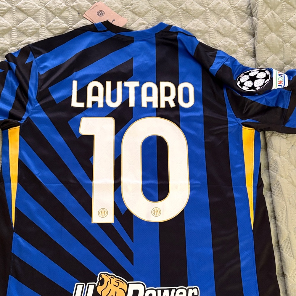 Nike Inter Milan Blue and Black Striped Men's Jersey Lautaro 10 - Picture 8 of 11